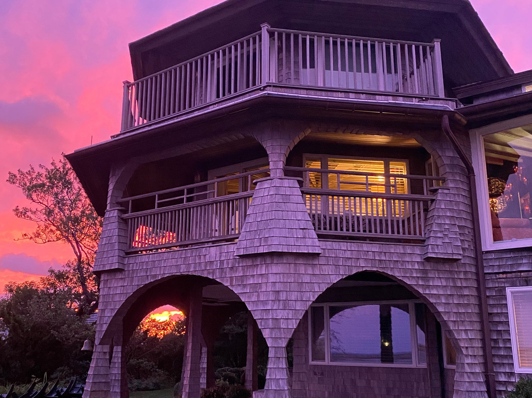 Land's End Inn主图