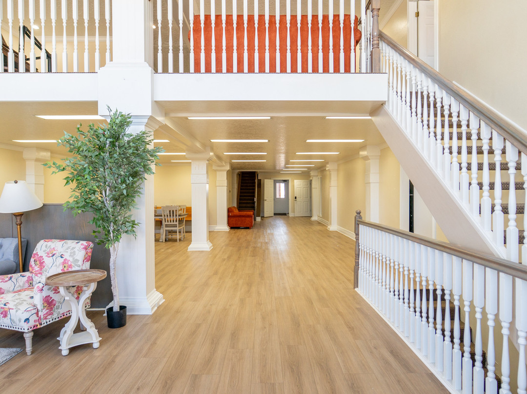 Road Creek Inn主图