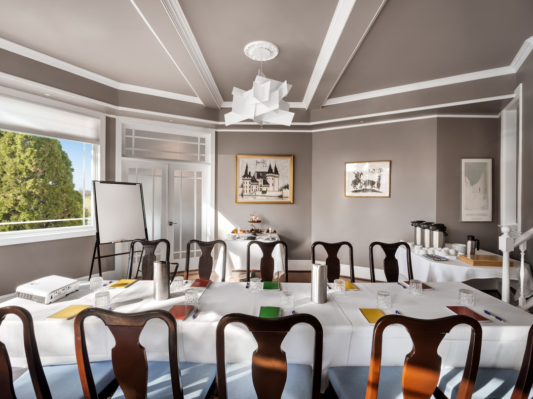 L'auberge Provencale Inn & Restaurant主图