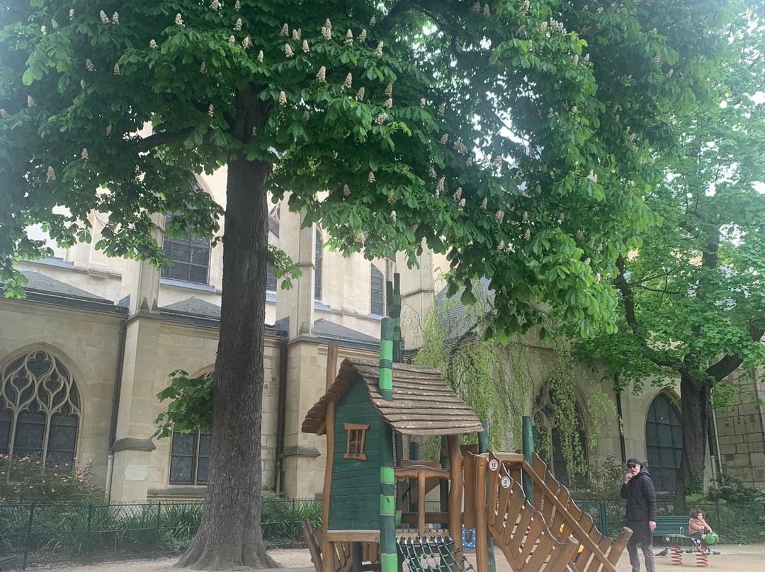 Square Saint Medard景点图片