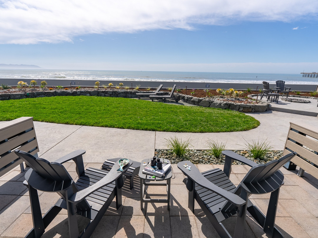 Cayucos Shoreline Inn...on The Beach主图