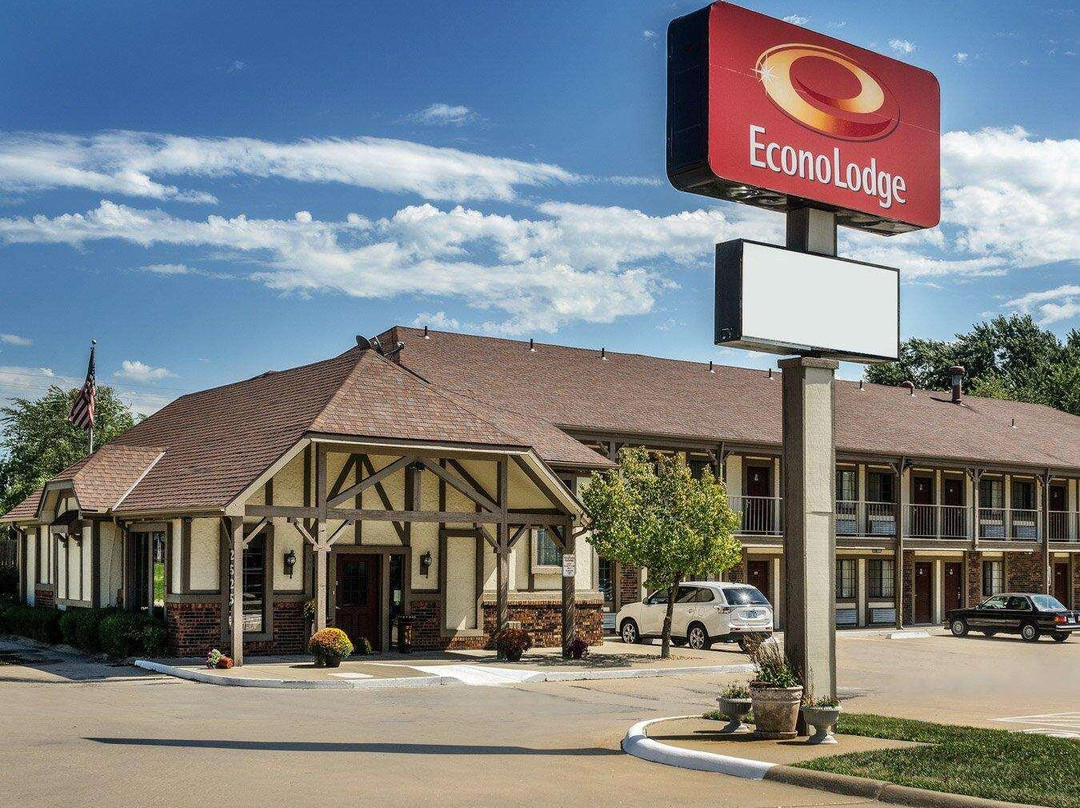 Econo Lodge University