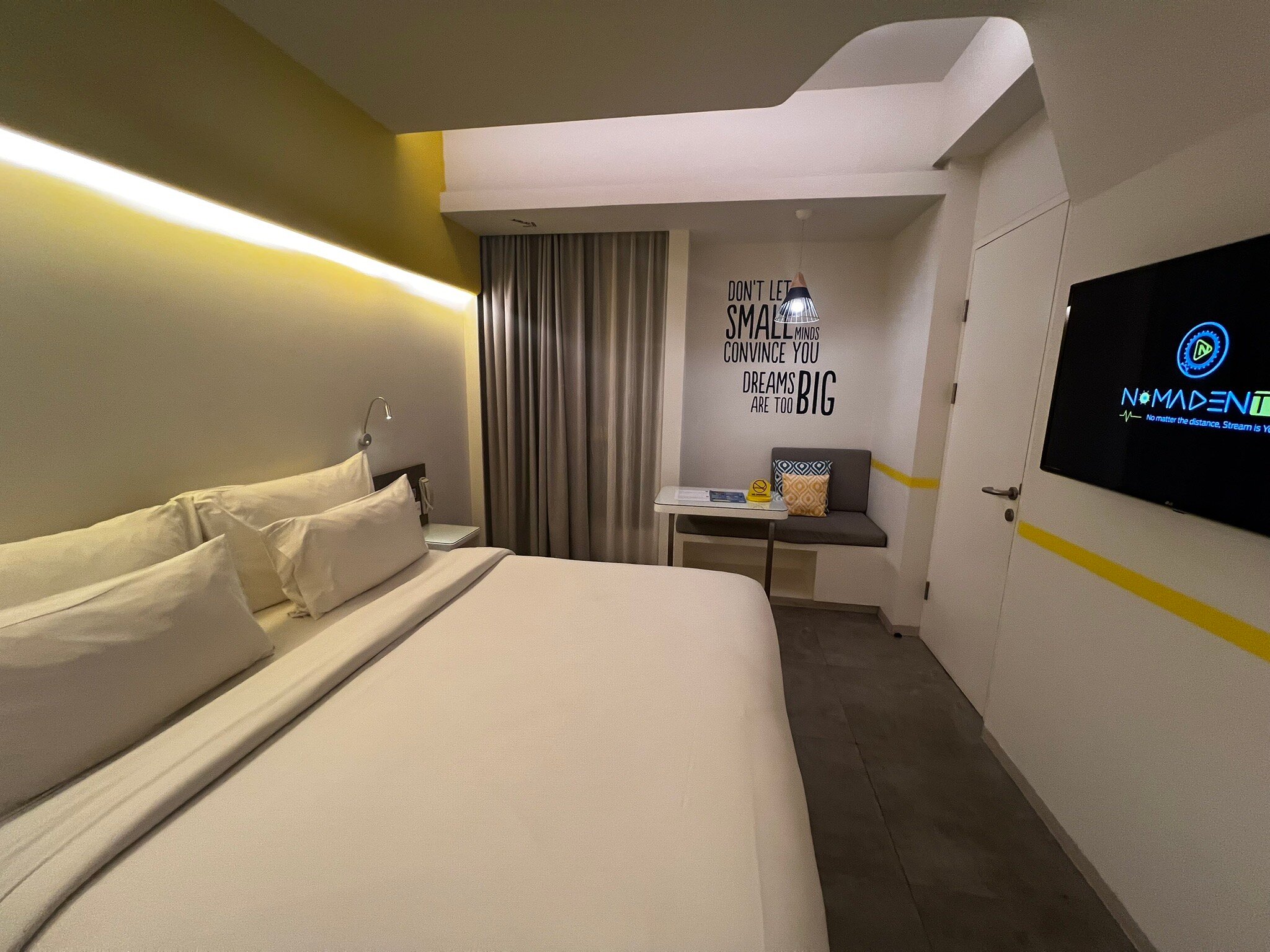 Yello Kuta Beachwalk Bali-官方