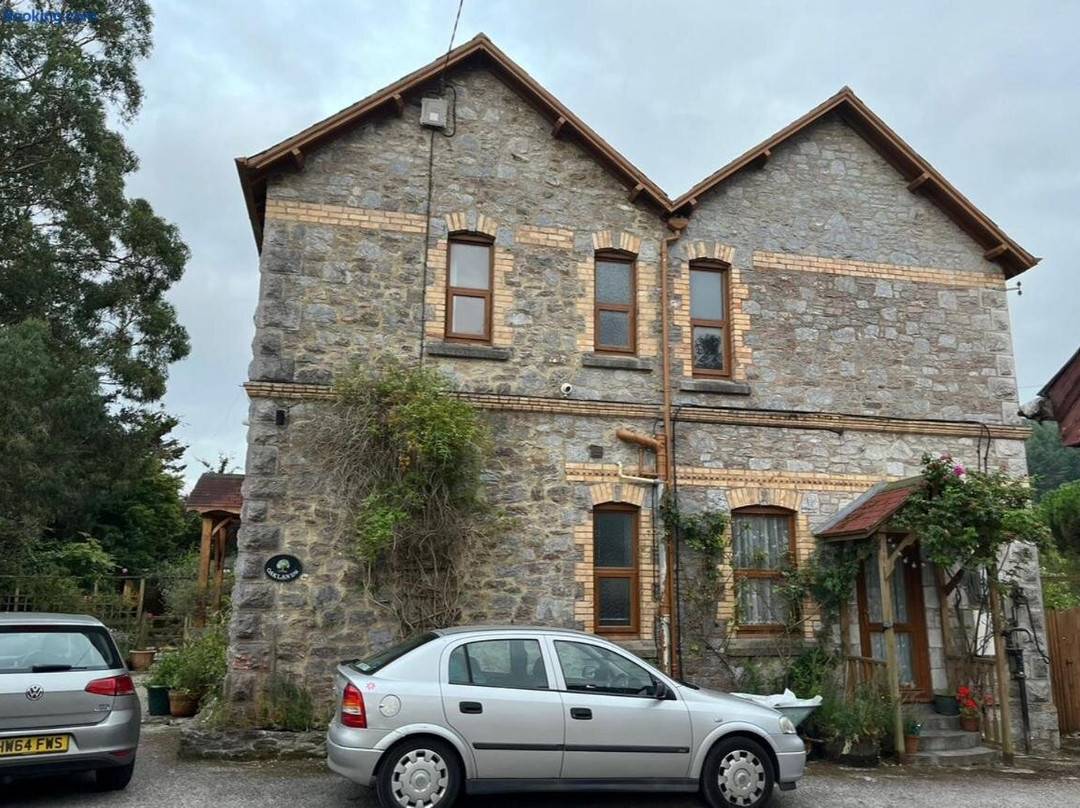 Oaklands Guest House