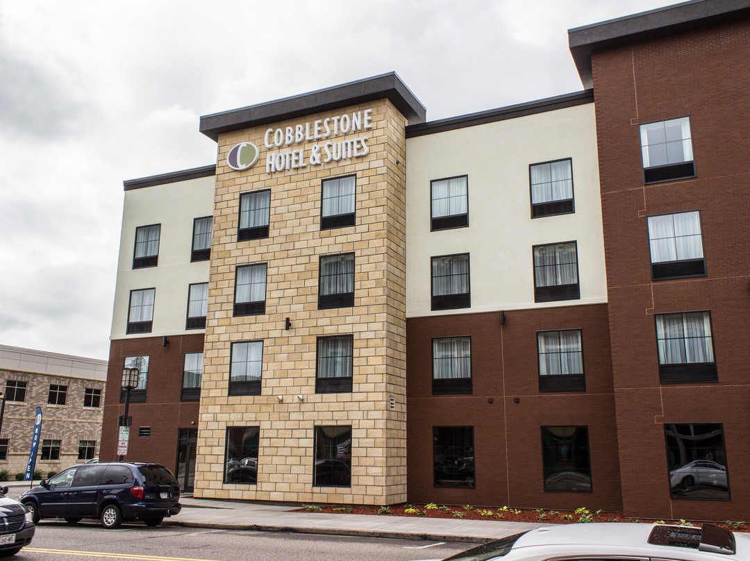 Cobblestone Hotel & Suites - Chippewa Falls主图