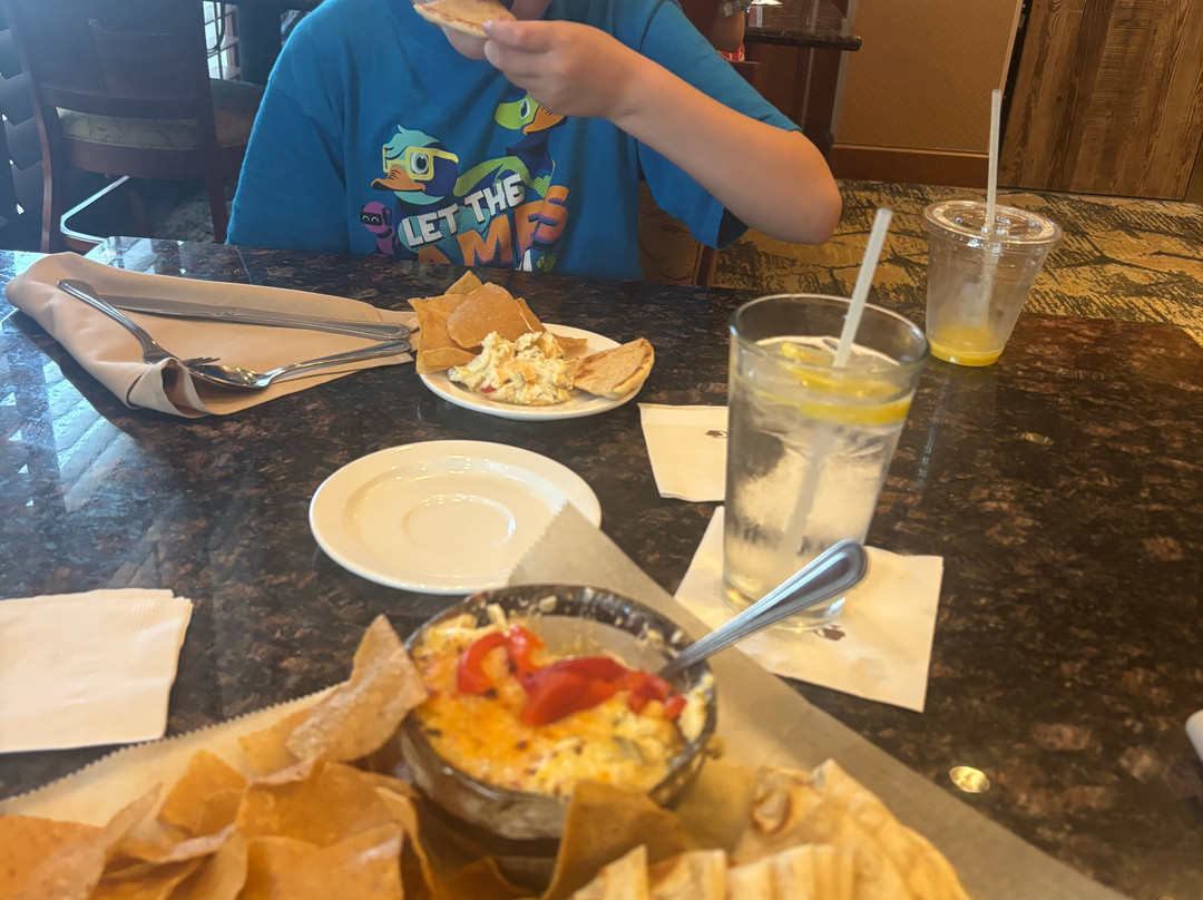 贝城河滨希尔顿逸林酒店主图