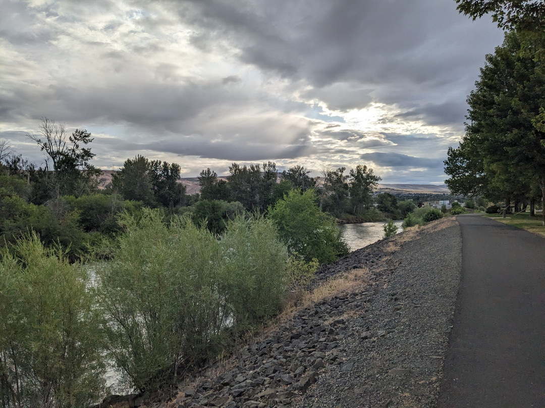 Oxford Suites Yakima主图