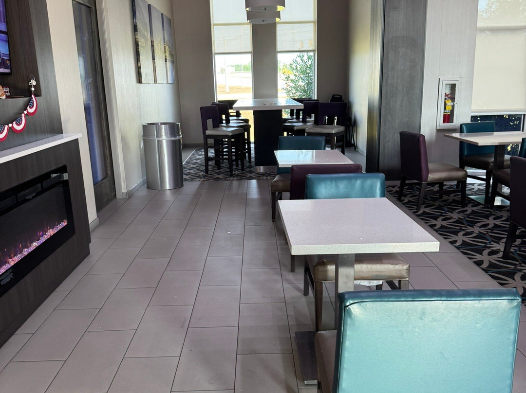 La Quinta Inn & Suites by Wyndham Chattanooga - East Ridge主图