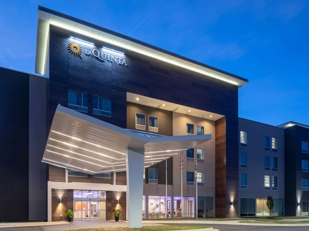 Oak Ridge酒店住宿-La Quinta Inn & Suites by Wyndham Greensboro Arpt High Point
