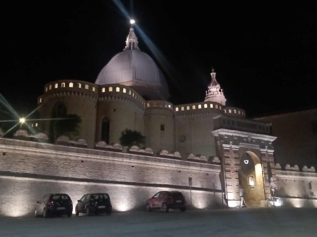 Porta Marina-Loreto必去景点