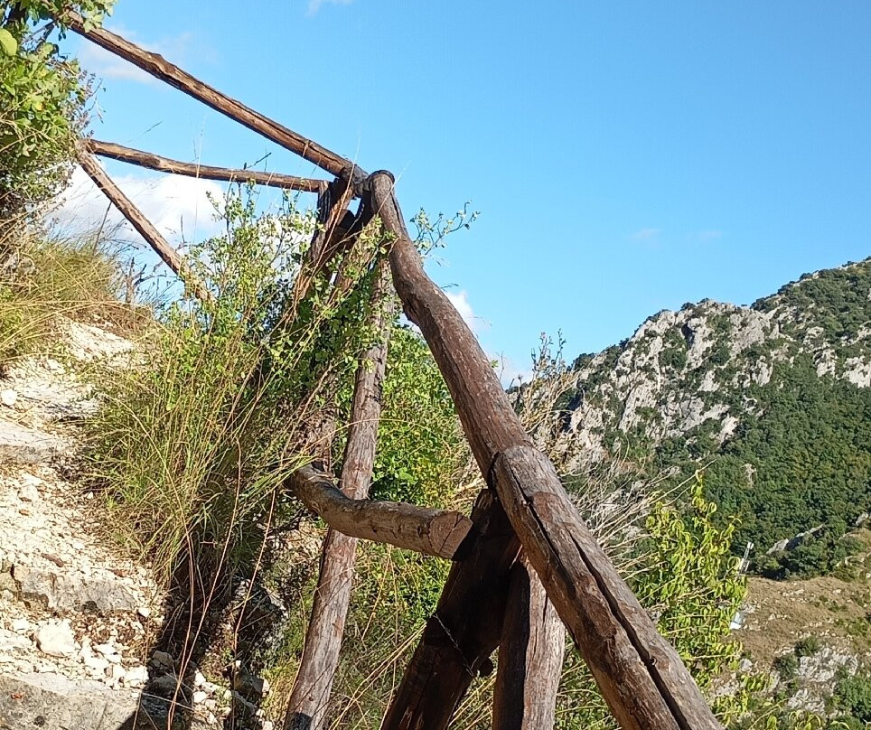 Sentiero Li Vurgacci-Pioraco必去景点