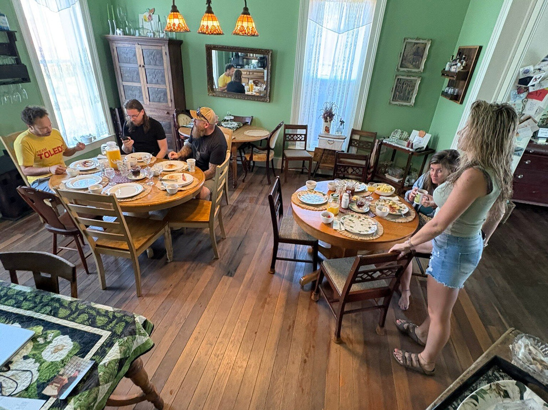 1818梅因大街住宿加早餐酒店主图