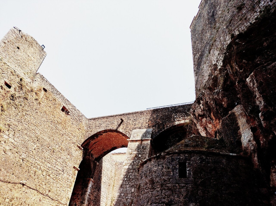 Château de Bonaguil-Saint-Front-sur-Lemance必去景点