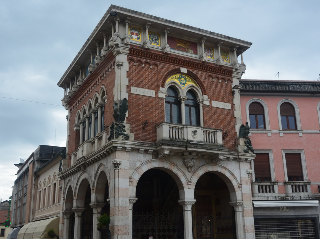 Antica Loggia - Monumento ai Caduti-Thiene必去景点