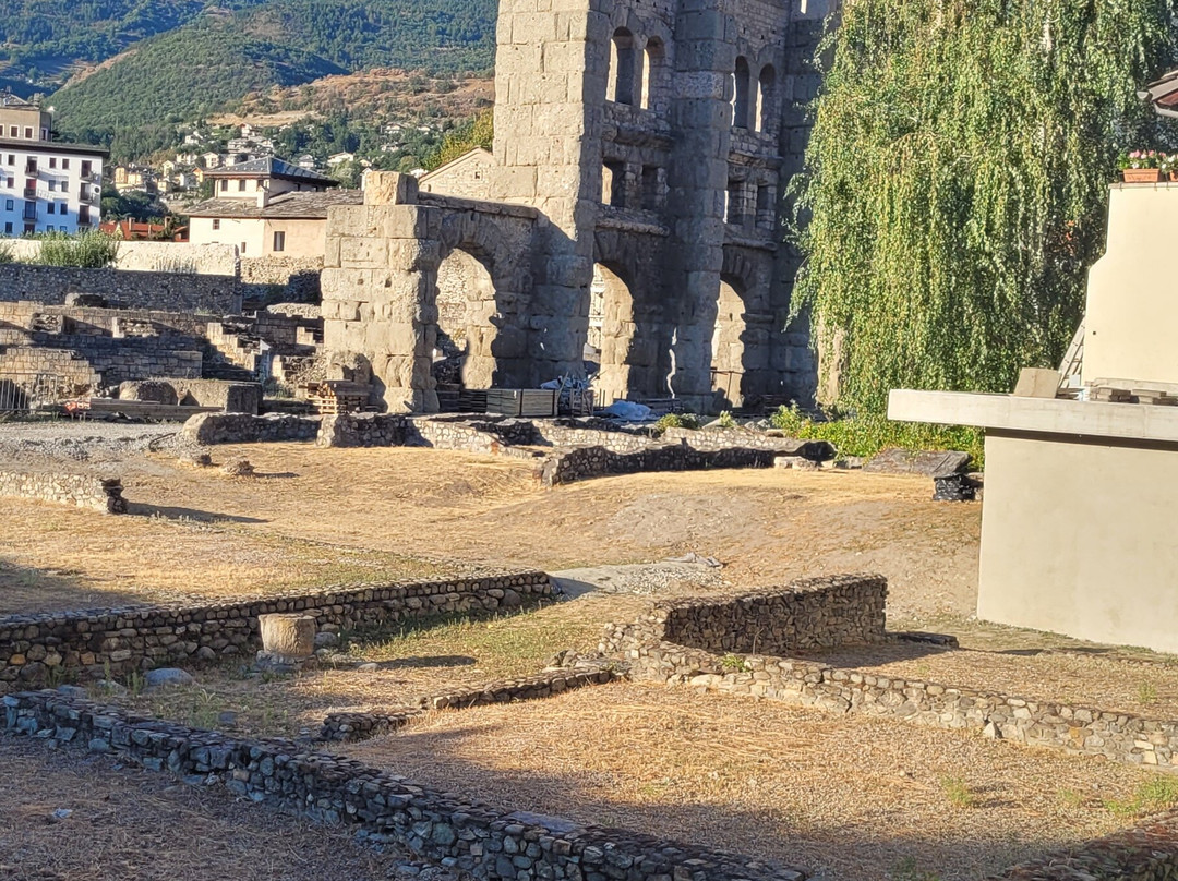 Teatro Romano-奥斯塔必去景点