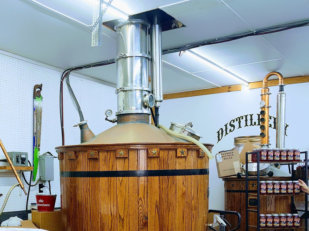 Hatfield & McCoy Moonshine-Gilbert必去景点