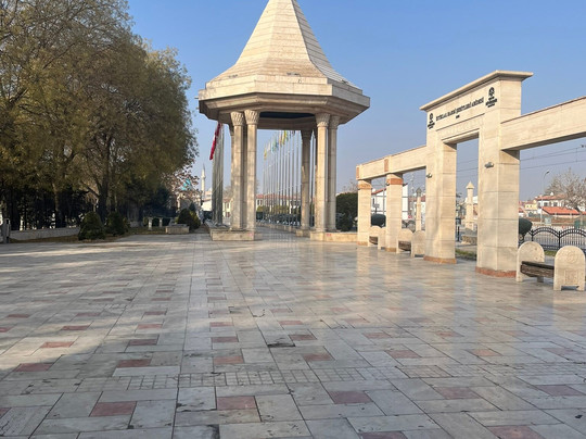 Istiklal Harbi Sehitleri Abidesi-Eskiomerler必去景点