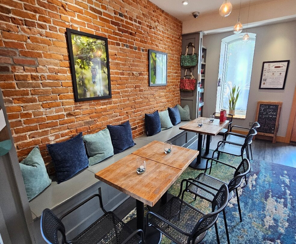 Wide River Winery Tasting Room-Le Claire必去景点