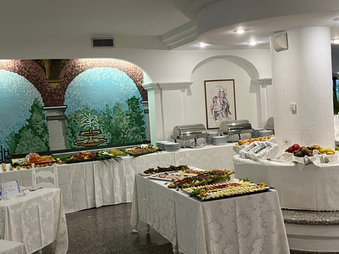 玛丽娅罗萨日亚酒店主图