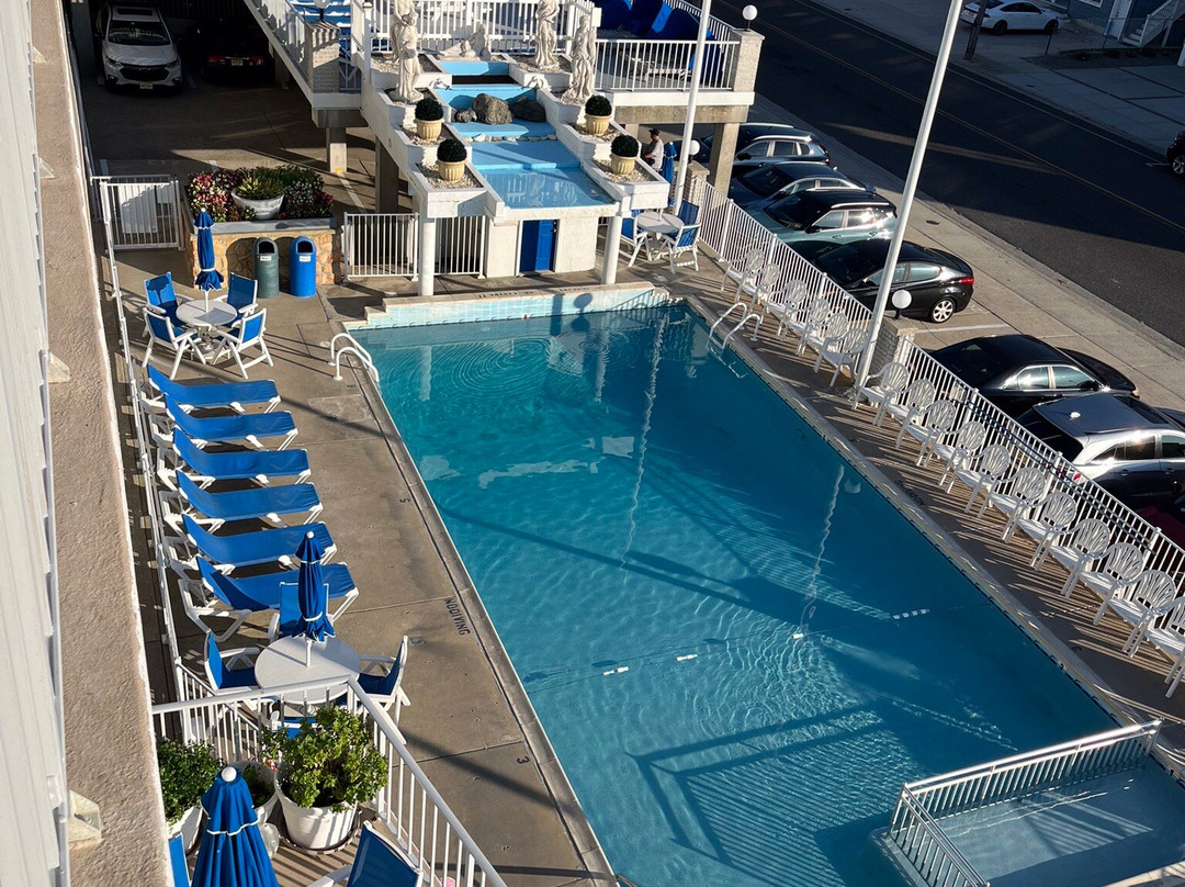 罗马假日度假酒店主图