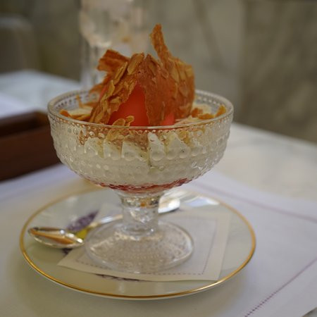 巴黎瑰丽酒店主图