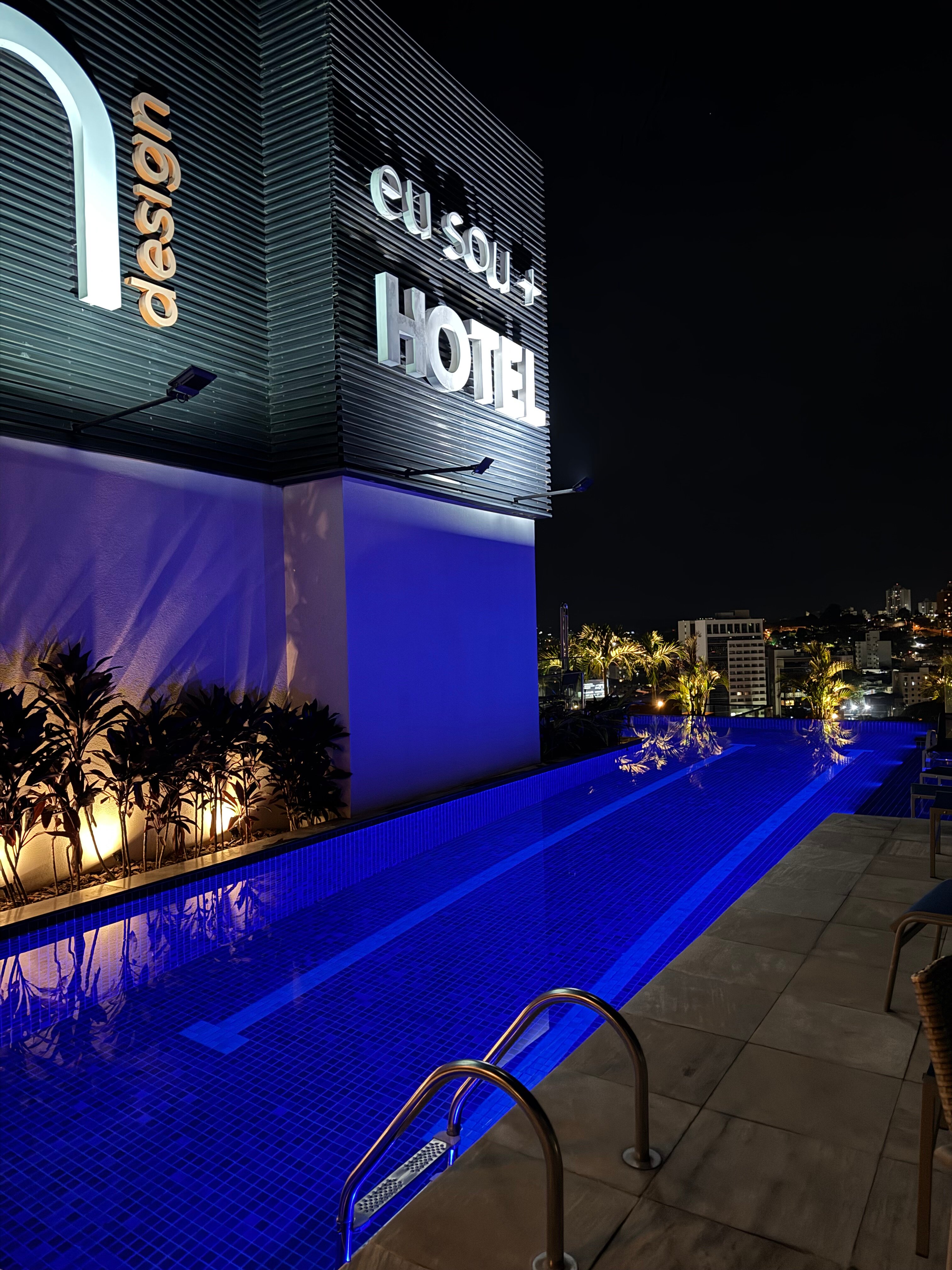 I Am Design Hotel + Residence-泳池