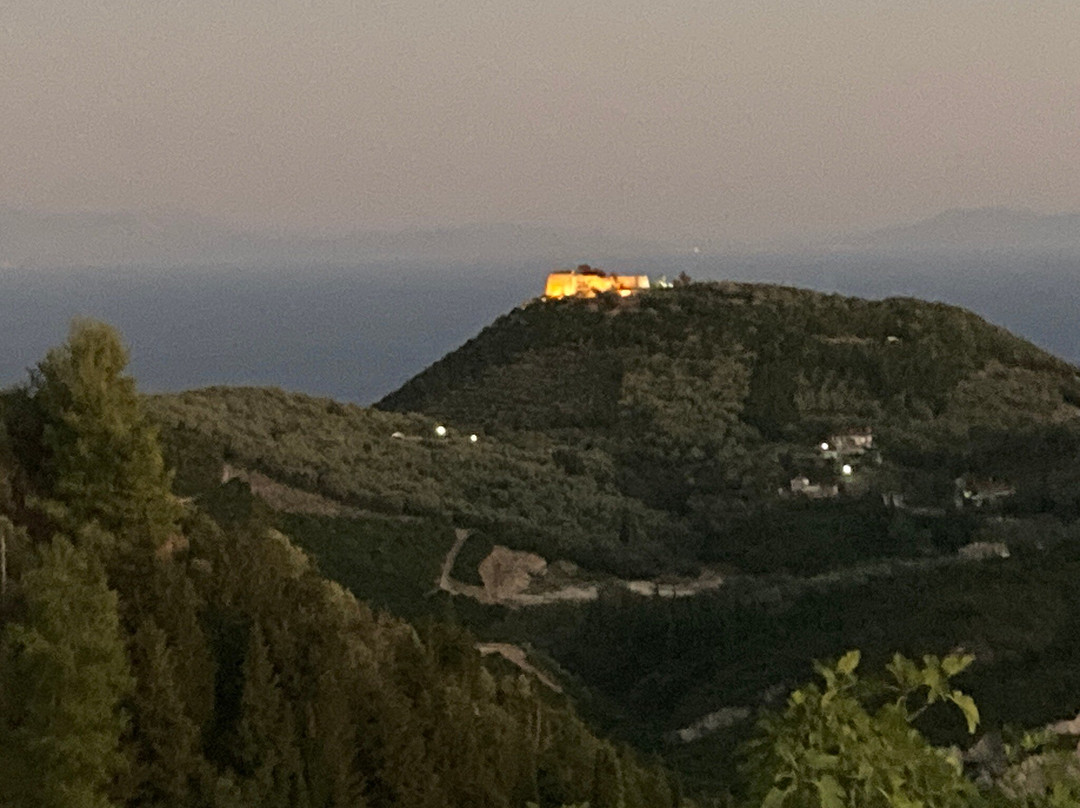 Taverna O Theios Parga