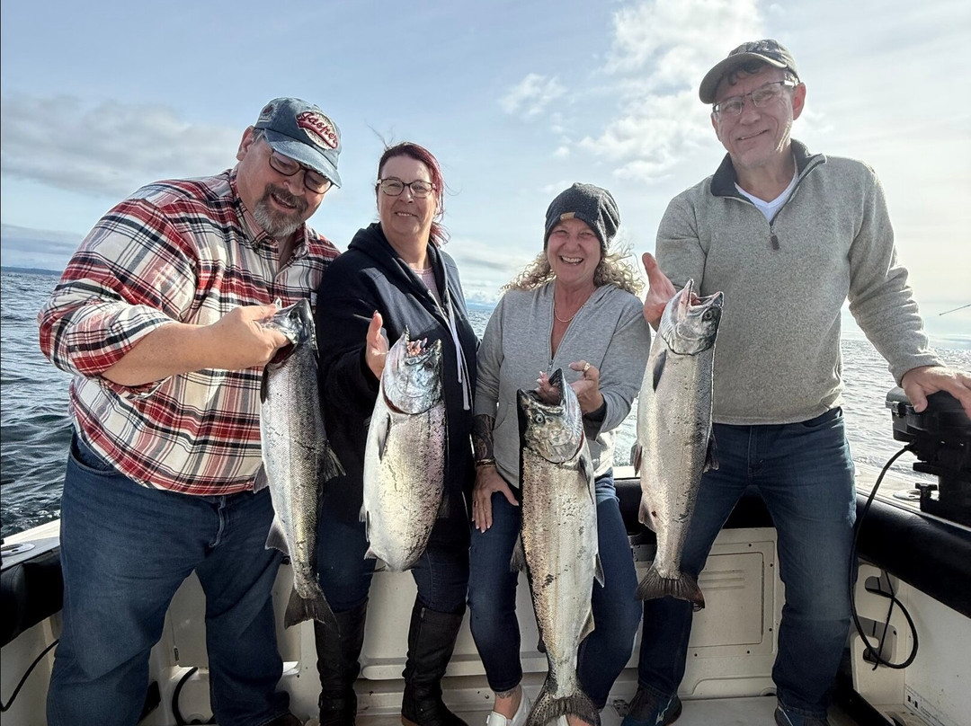 Fishing Storie Charters-坎贝尔里弗必去景点
