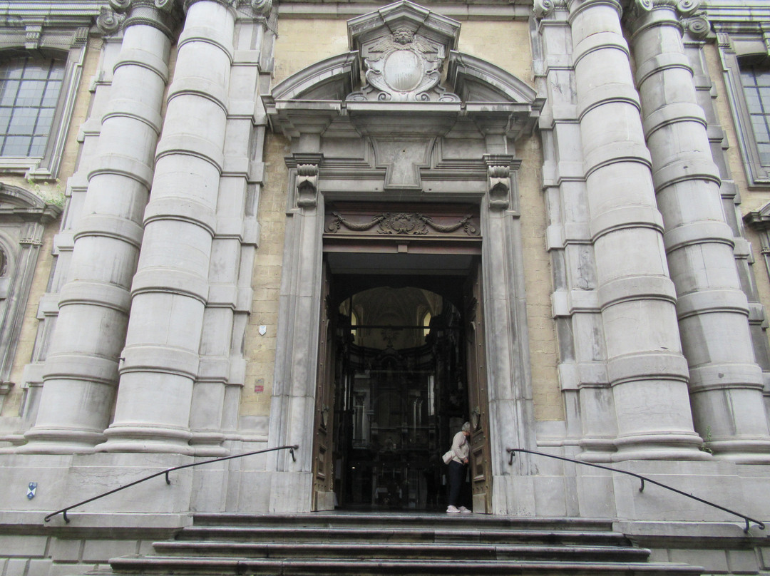 Eglise Saint-Loup-那慕尔必去景点