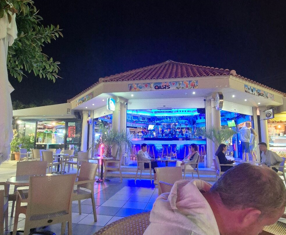 Oasis Cocktail Bar-科林比亚必去景点