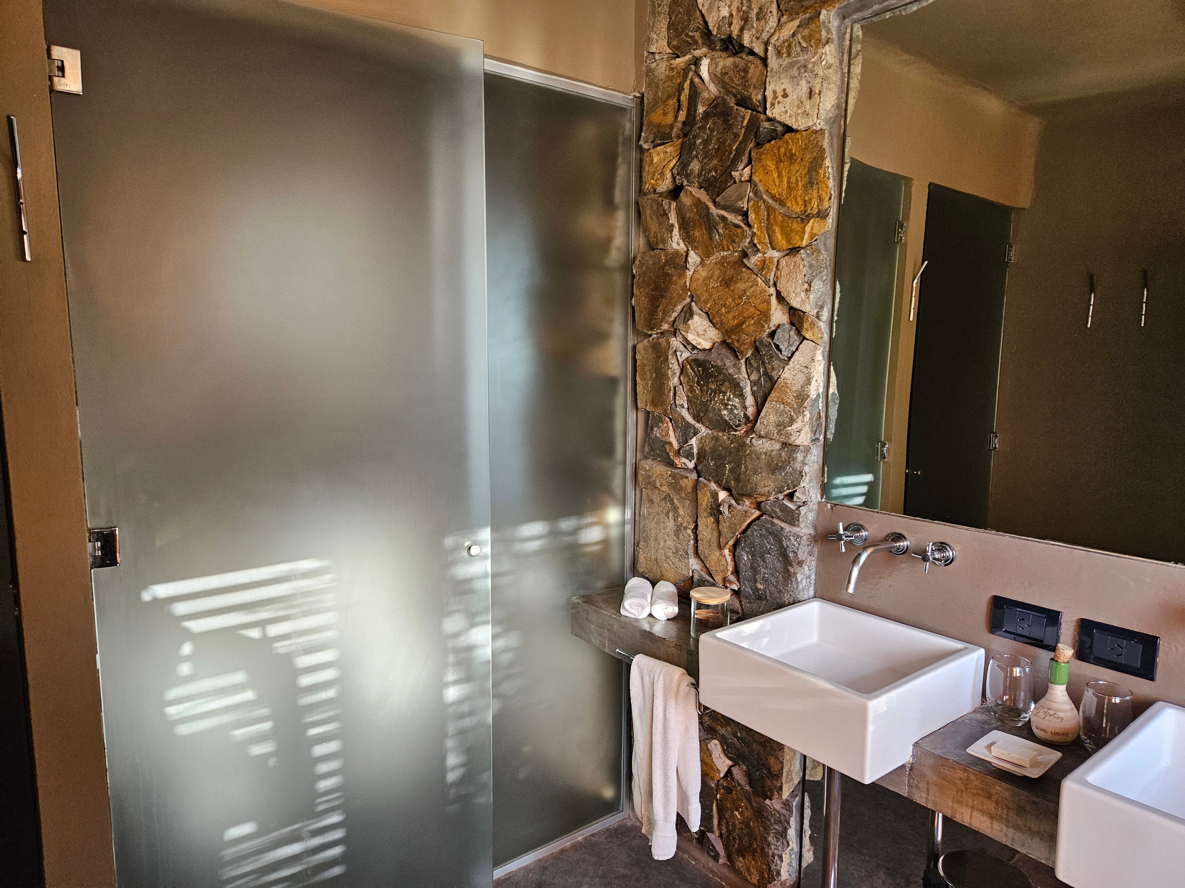 Awasi Mendoza-浴室