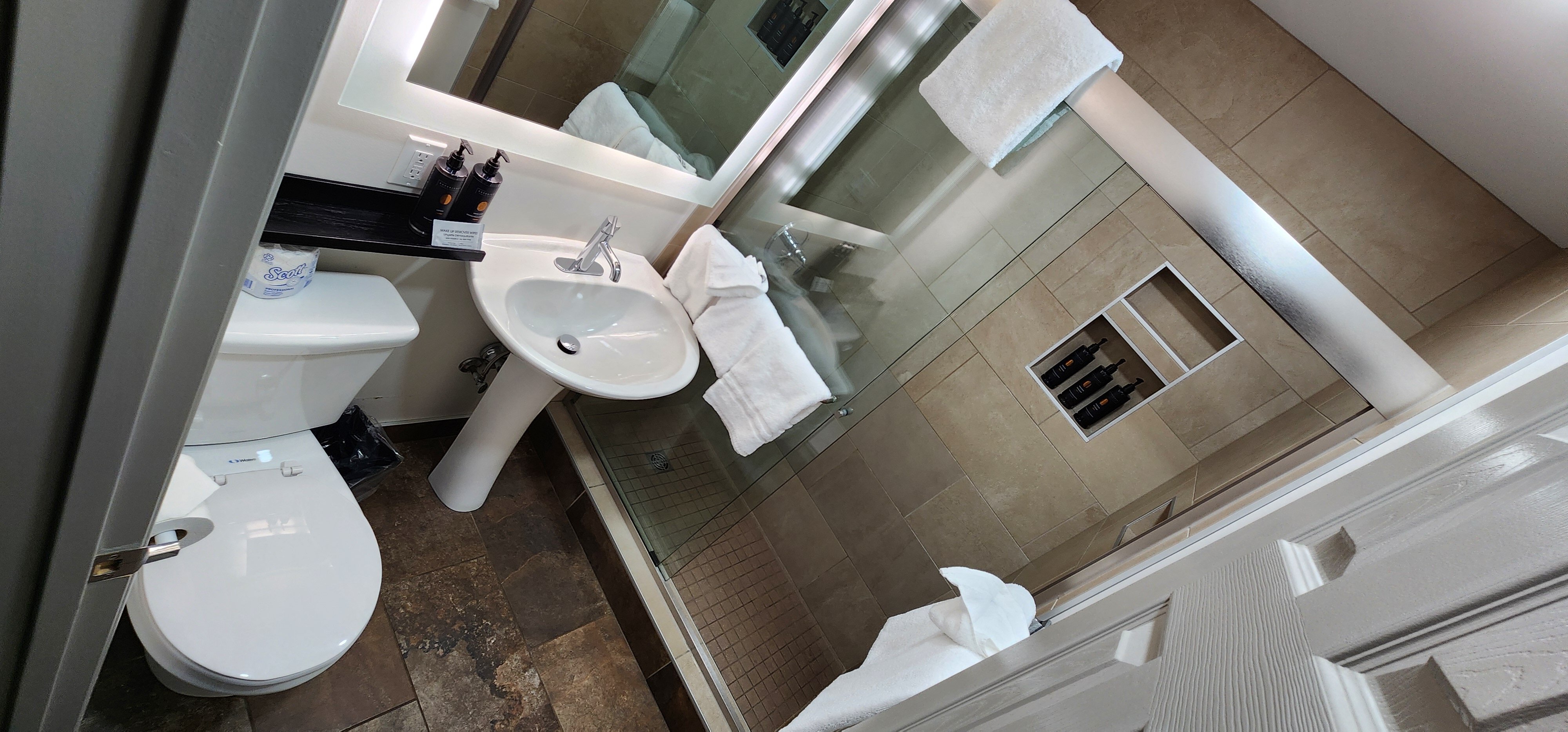 厄齐沃特贵族山庄酒店-浴室