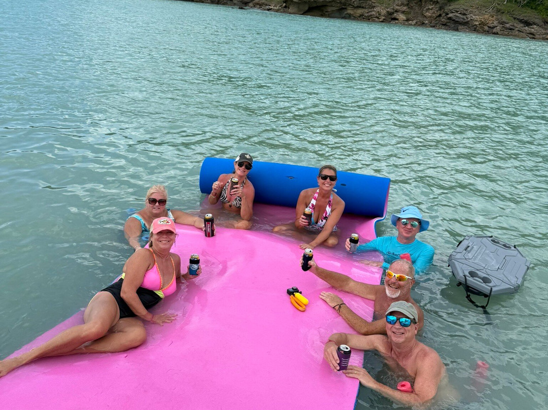 Catamaran Sailing Antigua-Jolly Harbour必去景点