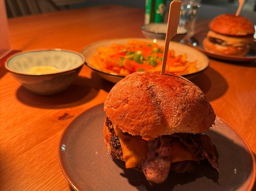 Michis Bistro & Burger