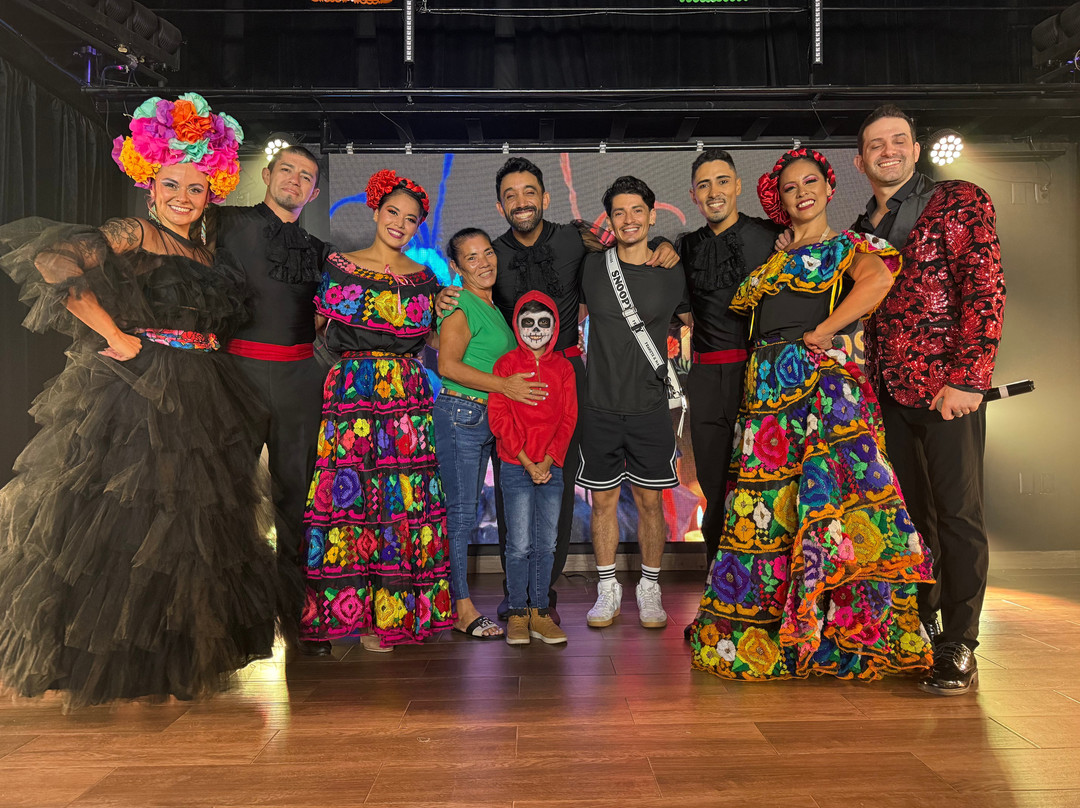 Coco Cabaret-瓦拉塔港必去景点