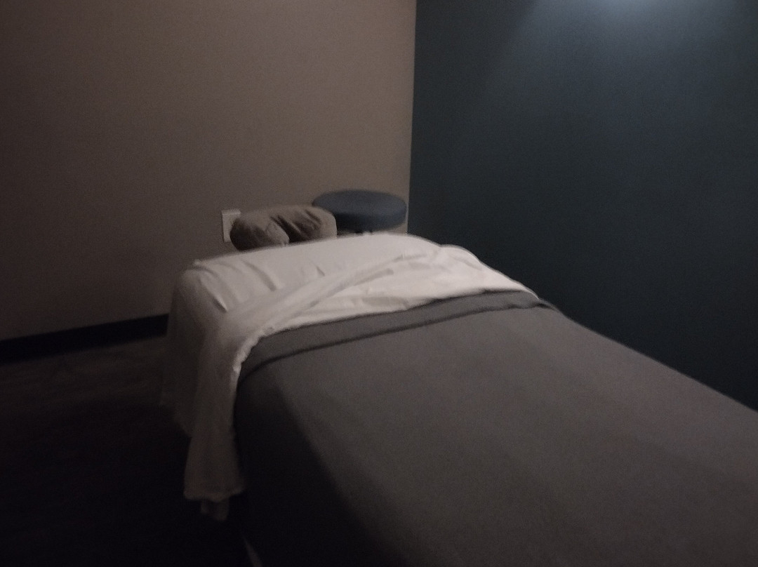 Hand & Stone Massage and Facial Spa-Bordentown必去景点