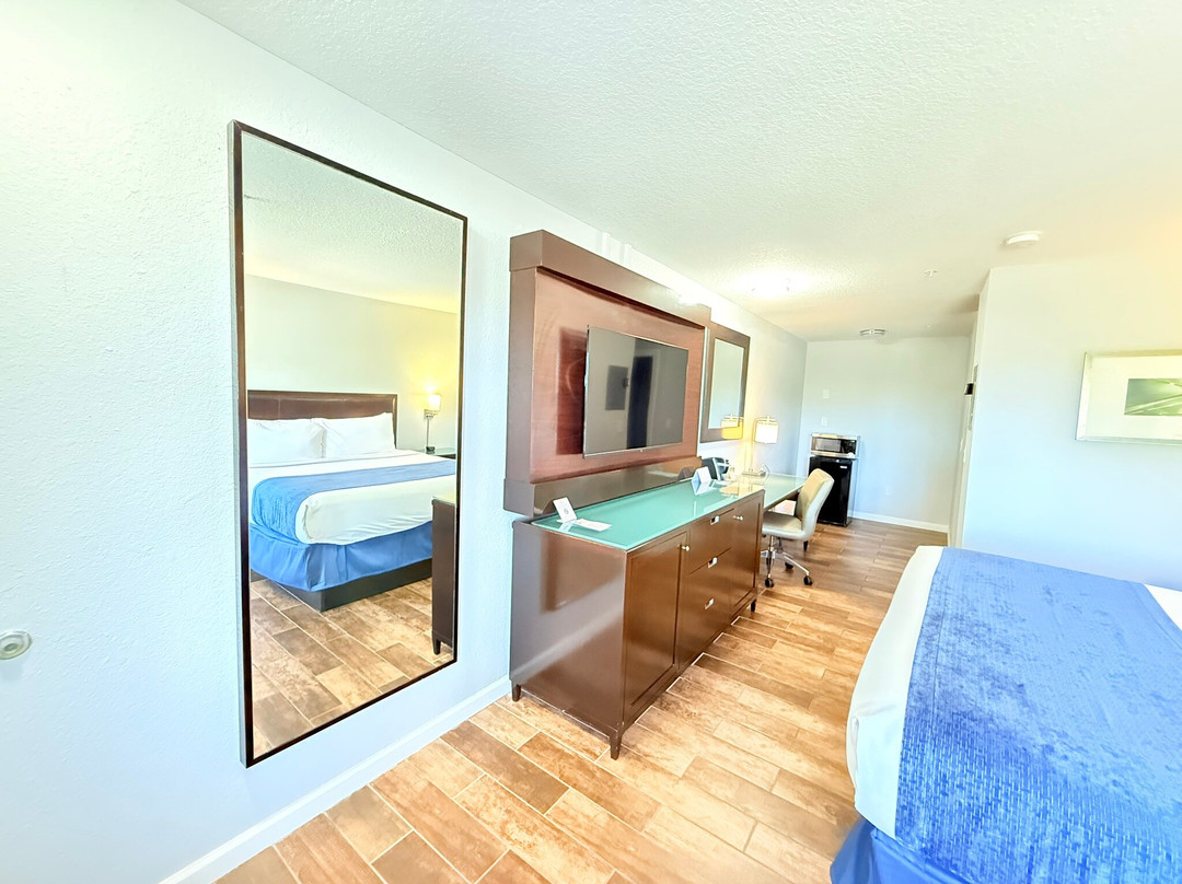 Lantern Inn & Suites主图