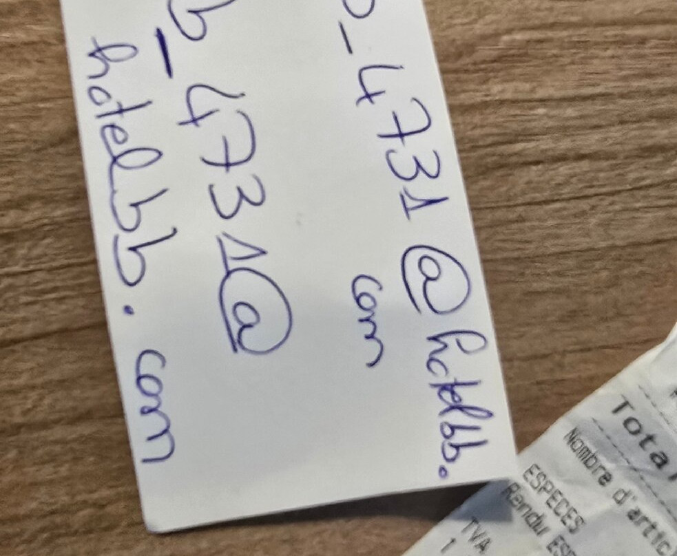 巴黎门德利拉斯住宿加早餐酒店主图