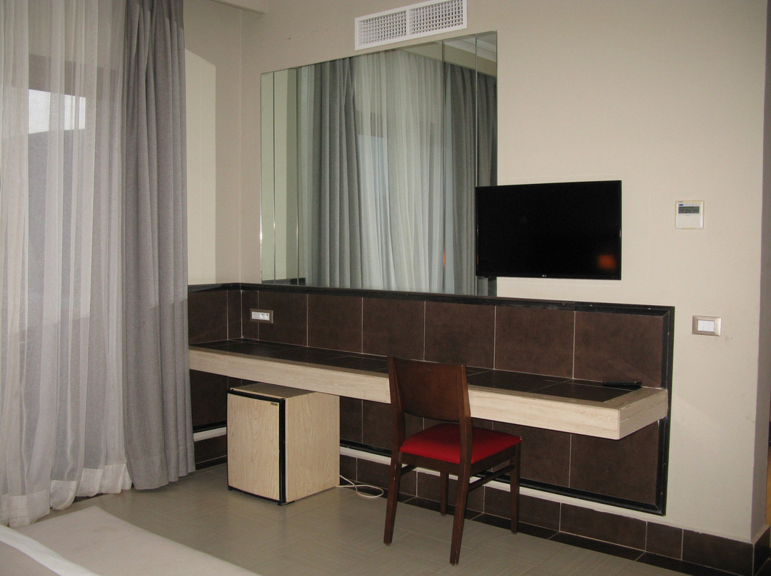 Oasis Palm Hotel主图