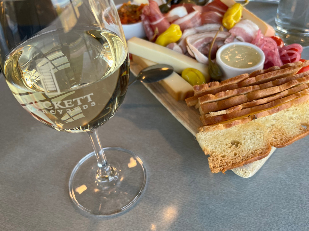 Luckett Vineyards-Wolfville必去景点