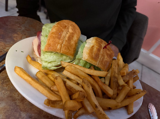 Vale 243 Italian Restaurant