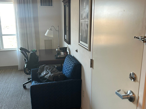 华盛顿杜勒斯国际机场酒店欢朋套房酒店主图