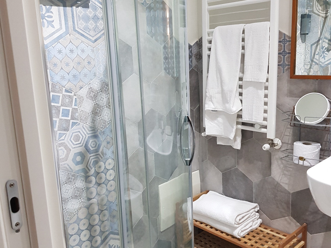 瑞莱斯宫大教堂酒店主图