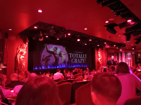 疯马秀-巴黎必去景点