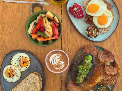 Complemento Cafe & Restaurante