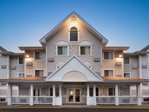 蒙克顿温德姆Travelodge套房酒店