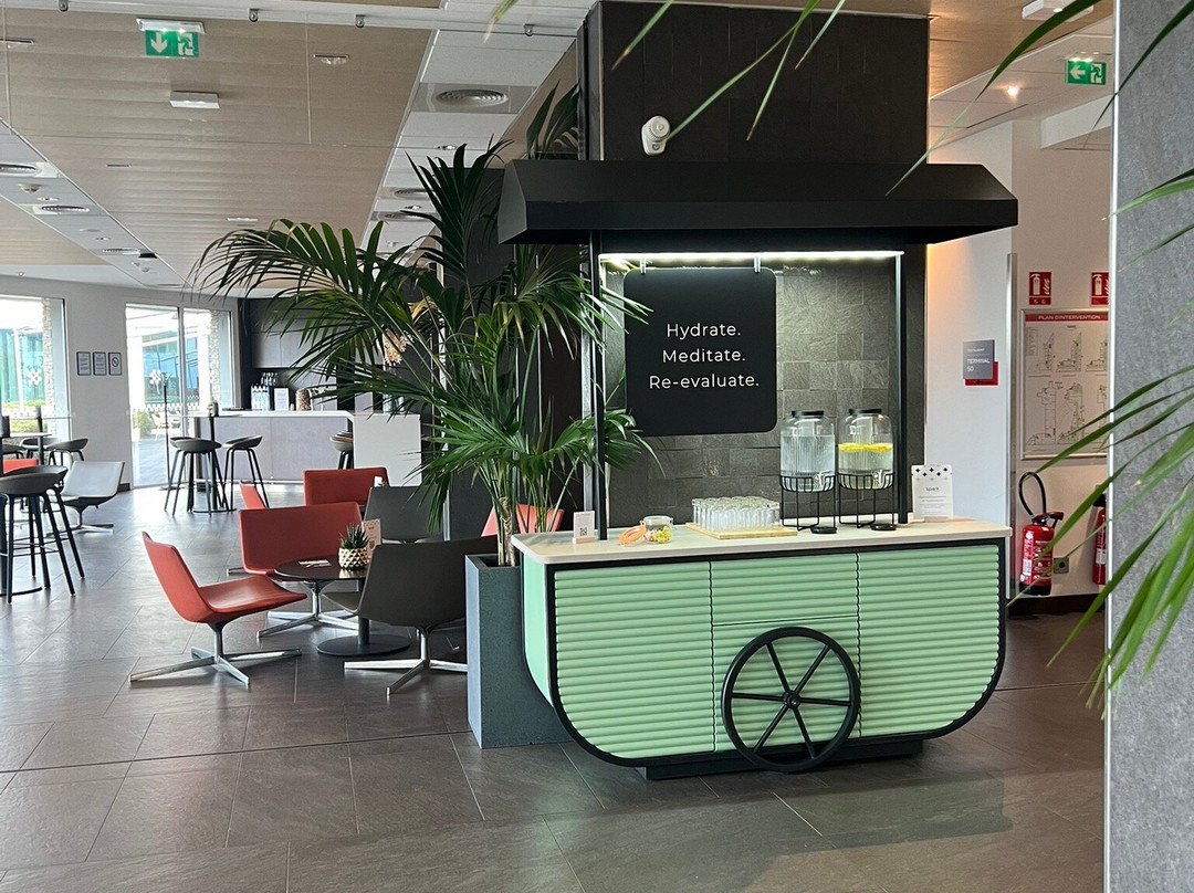 巴喀斯特酒店主图