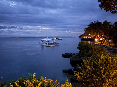 卡比劳日落潜水度假村主图