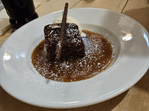 雷恩汉姆五钟酒店主图