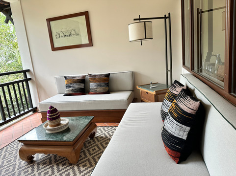 普瓦公馆酒店主图